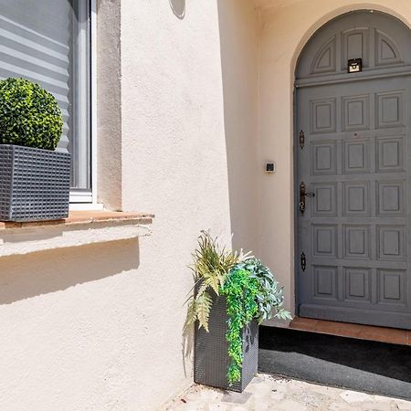 Le Grand Thao Apartment Fréjus Екстериор снимка